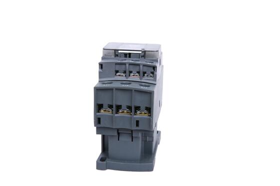 3 Pole AC Contactor Rated Current 50A Providing Operation in Motor Control Circuits with Rated Insulation Voltage 690VAC